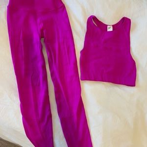 Like new Fabletics workout set size xs
